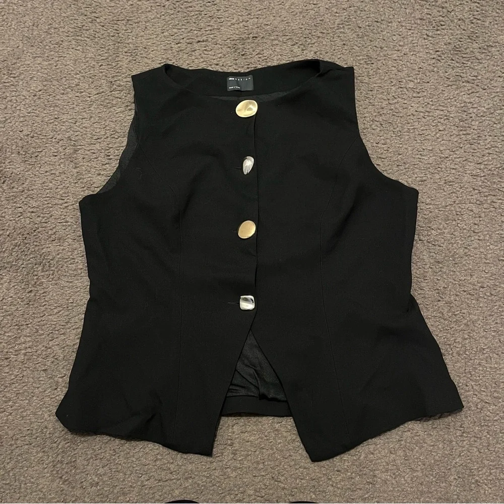 ASOS Design Button Down Vest With Different Buttons - Picture 4 of 6